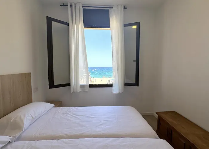 Apartment Lets Holidays Wake Up By The Sea In Victoria 2