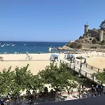 Lets Holidays Wake Up By The Sea In Victoria 2